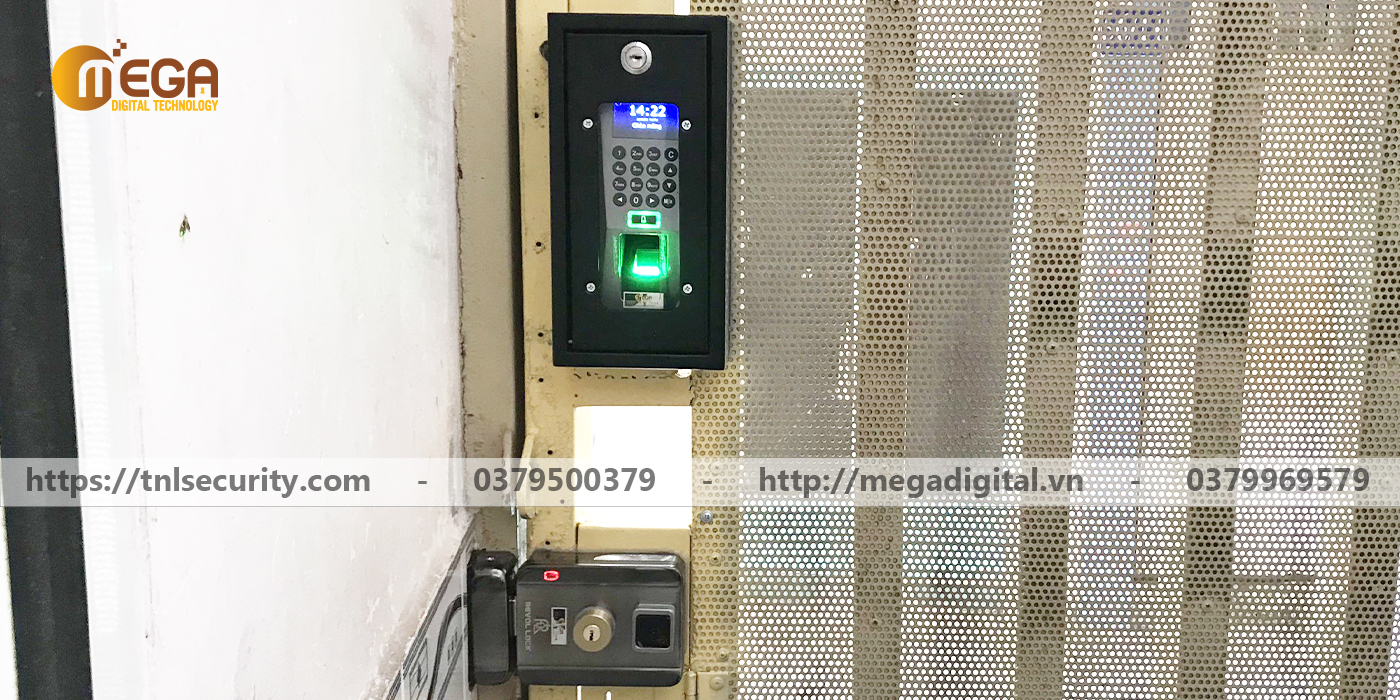 Cong-trinh-lap-khoa-van-tay-ket-hop-bao-dong-cho-cua-mot-canh-tai-Quan-5